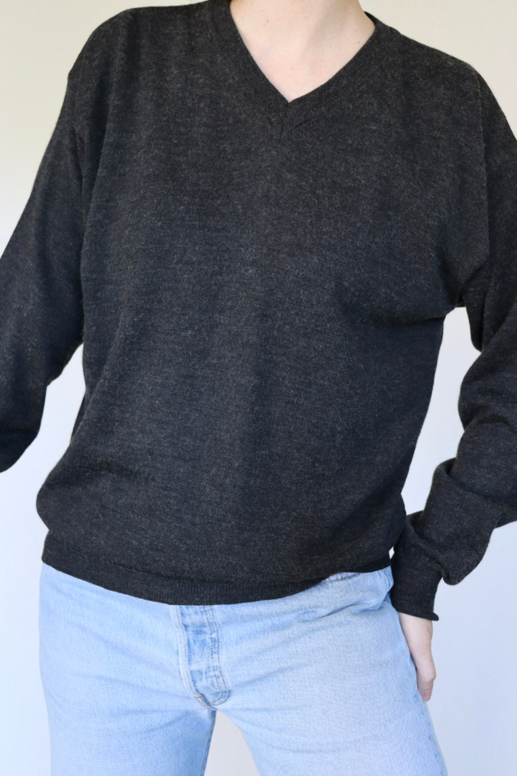 The London Wear - vintage v-neck sweater - S up to L