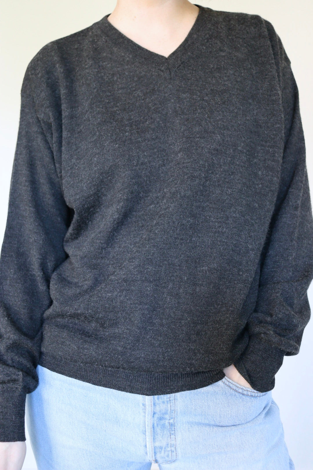 The London Wear - vintage v-neck sweater - S up to L