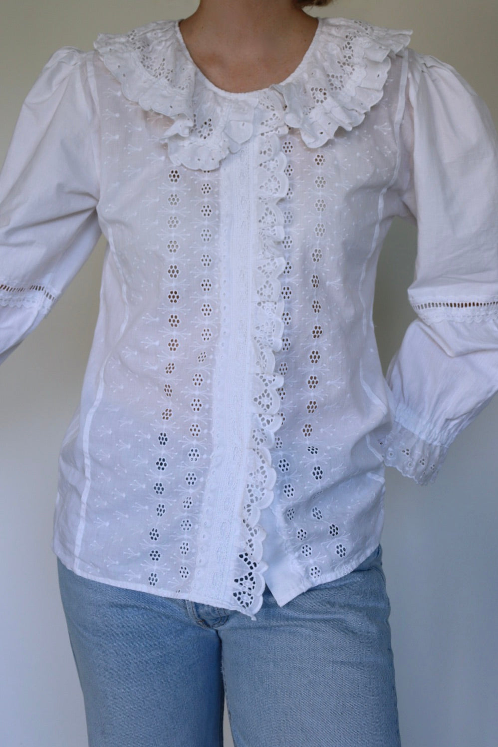 The Victorian Ruffle - vintage white cotton blouse - S up to M/L