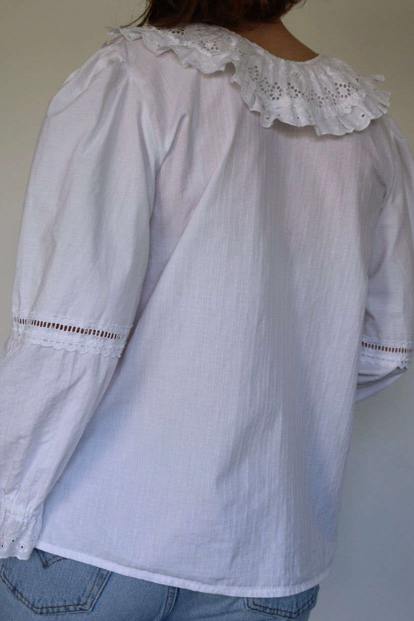 The Victorian Ruffle - vintage white cotton blouse - S up to M/L