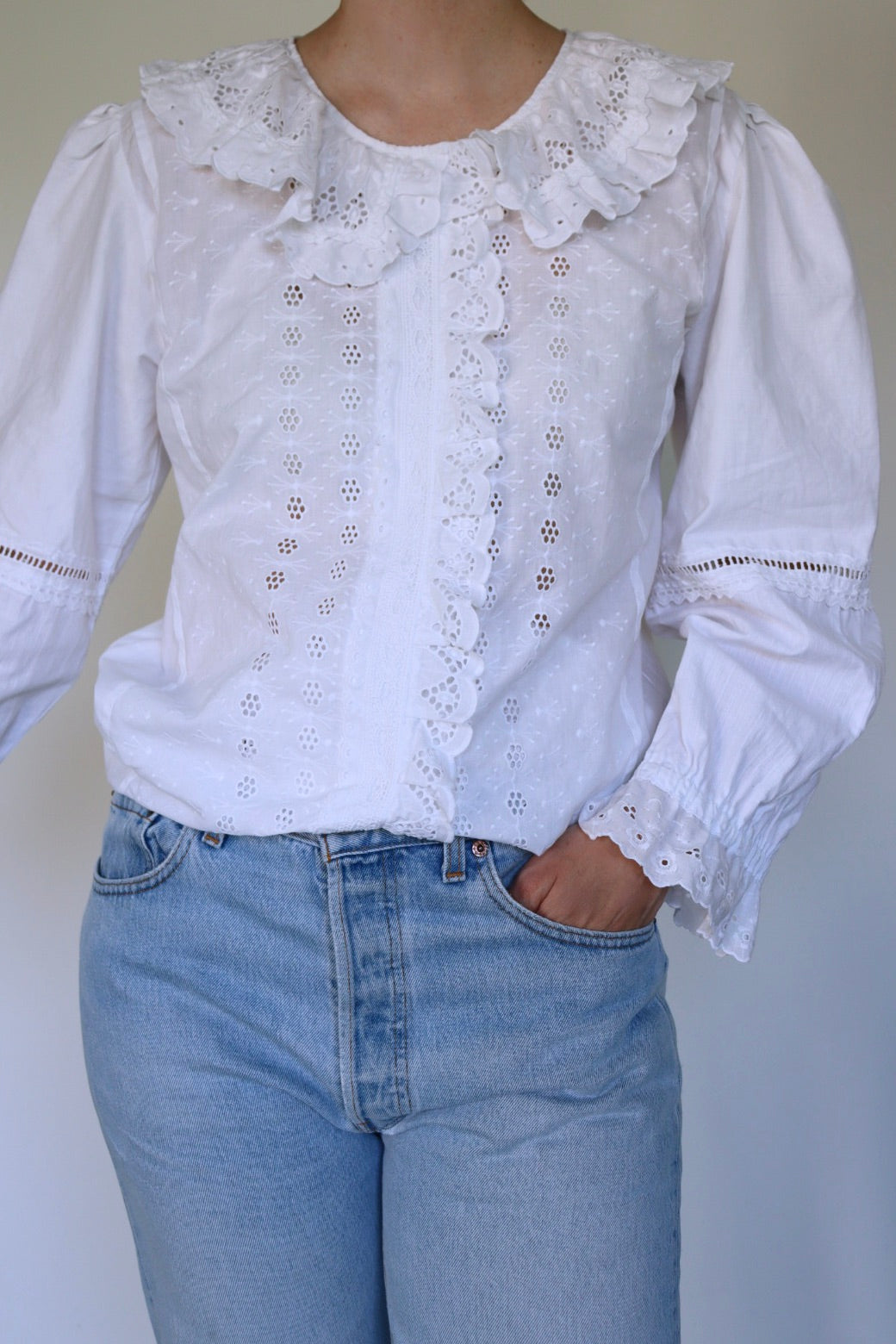 The Victorian Ruffle - vintage white cotton blouse - S up to M/L