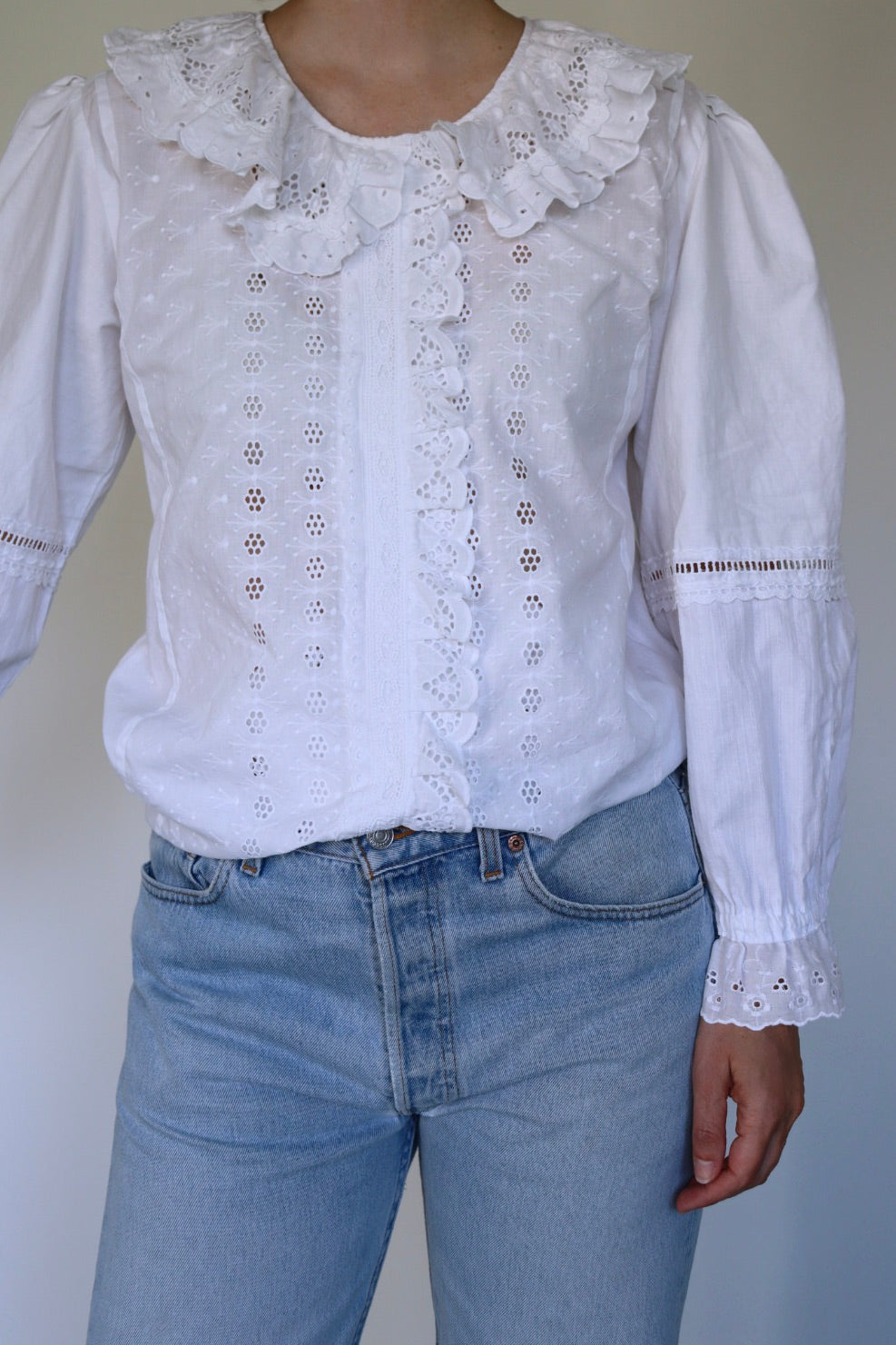 The Victorian Ruffle - vintage white cotton blouse - S up to M/L