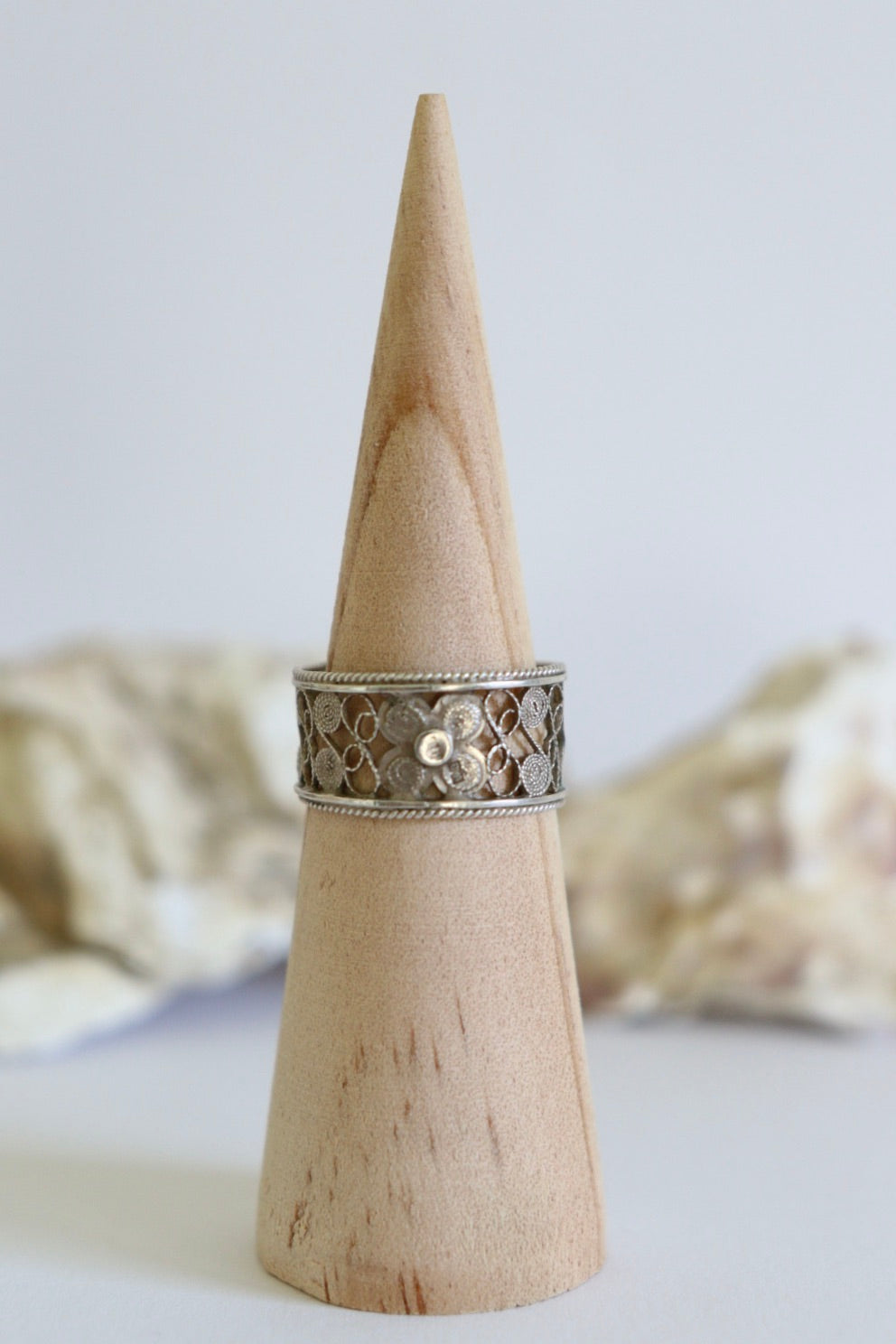 The Floral Filigree - vintage silver ring