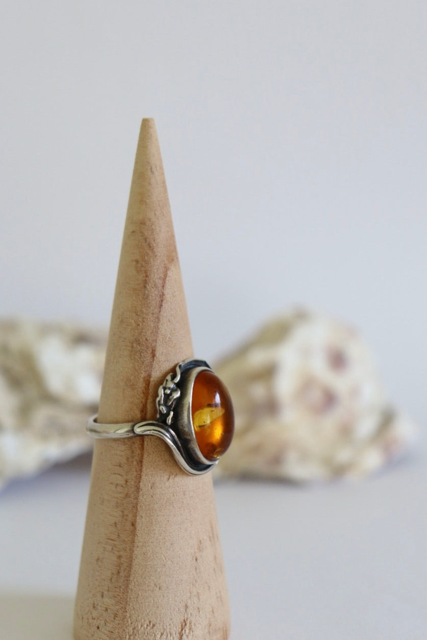 The Amber Fairy - vintage silver ring
