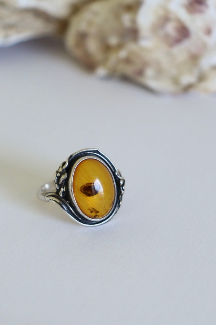 The Amber Fairy - vintage silver ring
