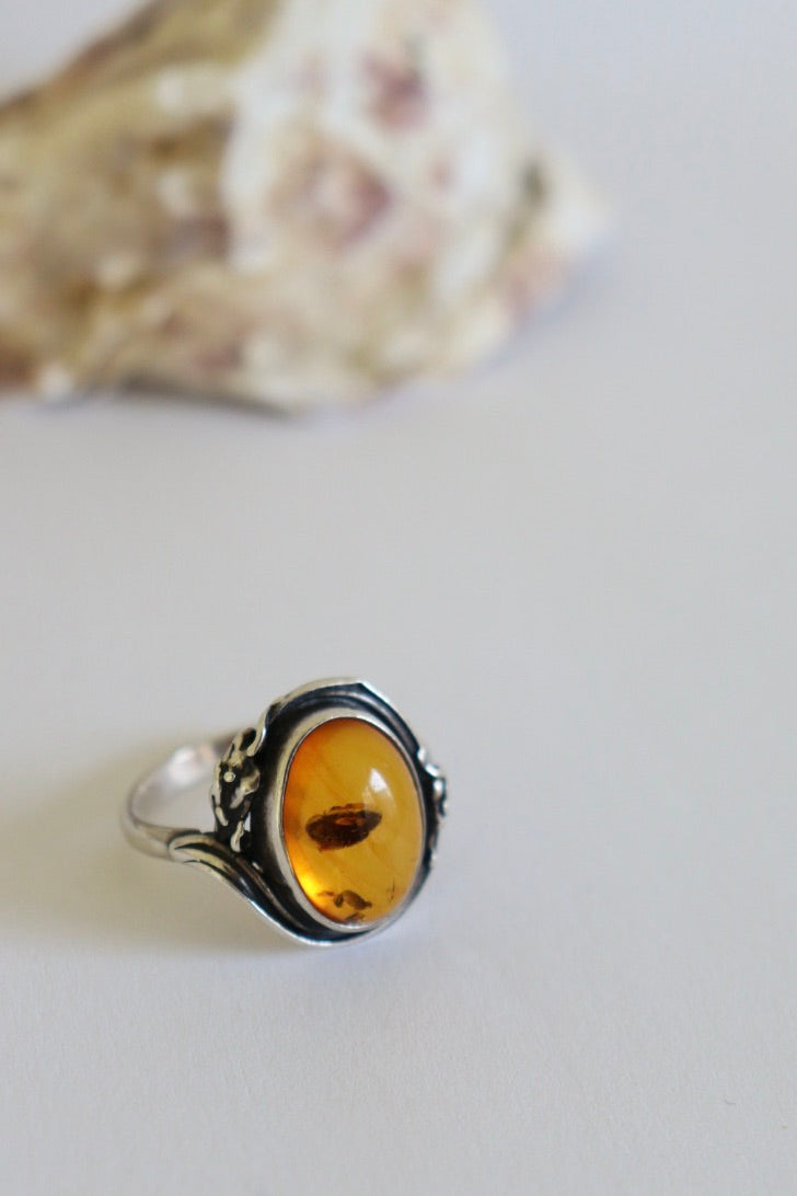 The Amber Fairy - vintage silver ring