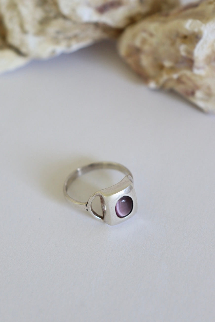 The Sezgin Amethyst - vintage silver ring
