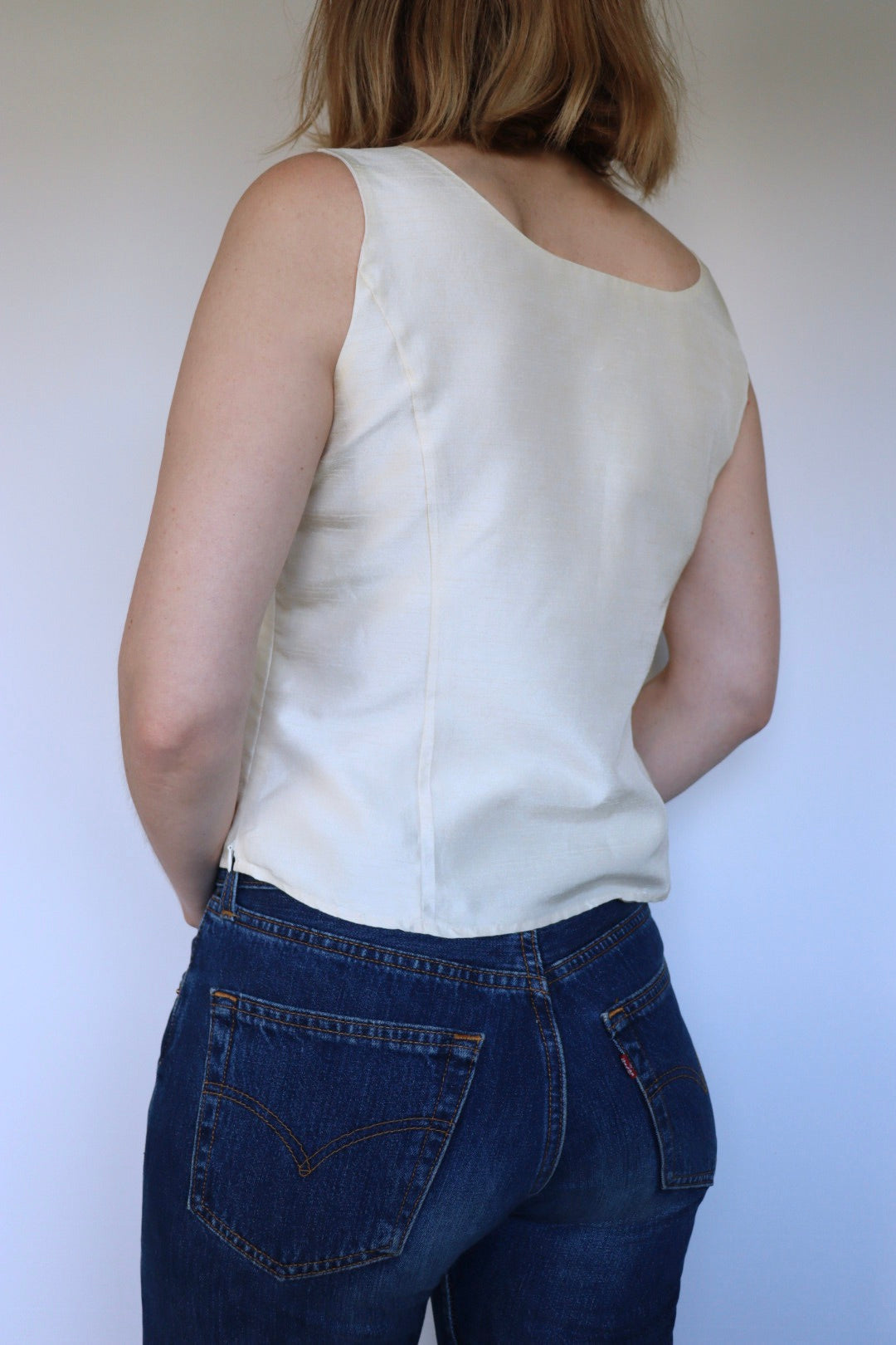 The Un Jour Ailleurs - vintage top - S up to M