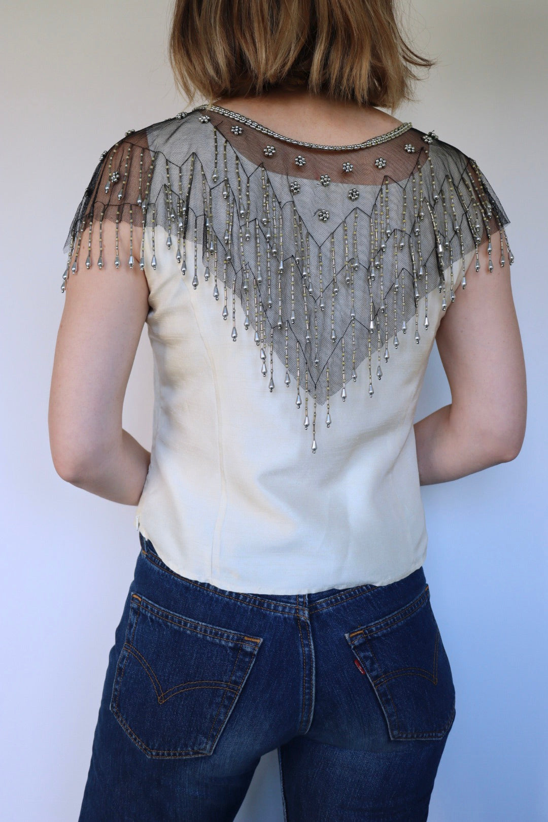 The Un Jour Ailleurs - vintage top - S up to M