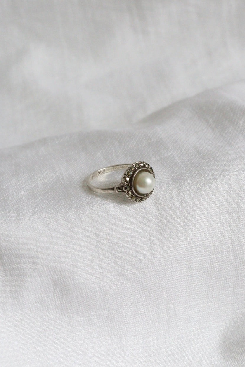 The Pearl with Diamonds - vintage silver ring