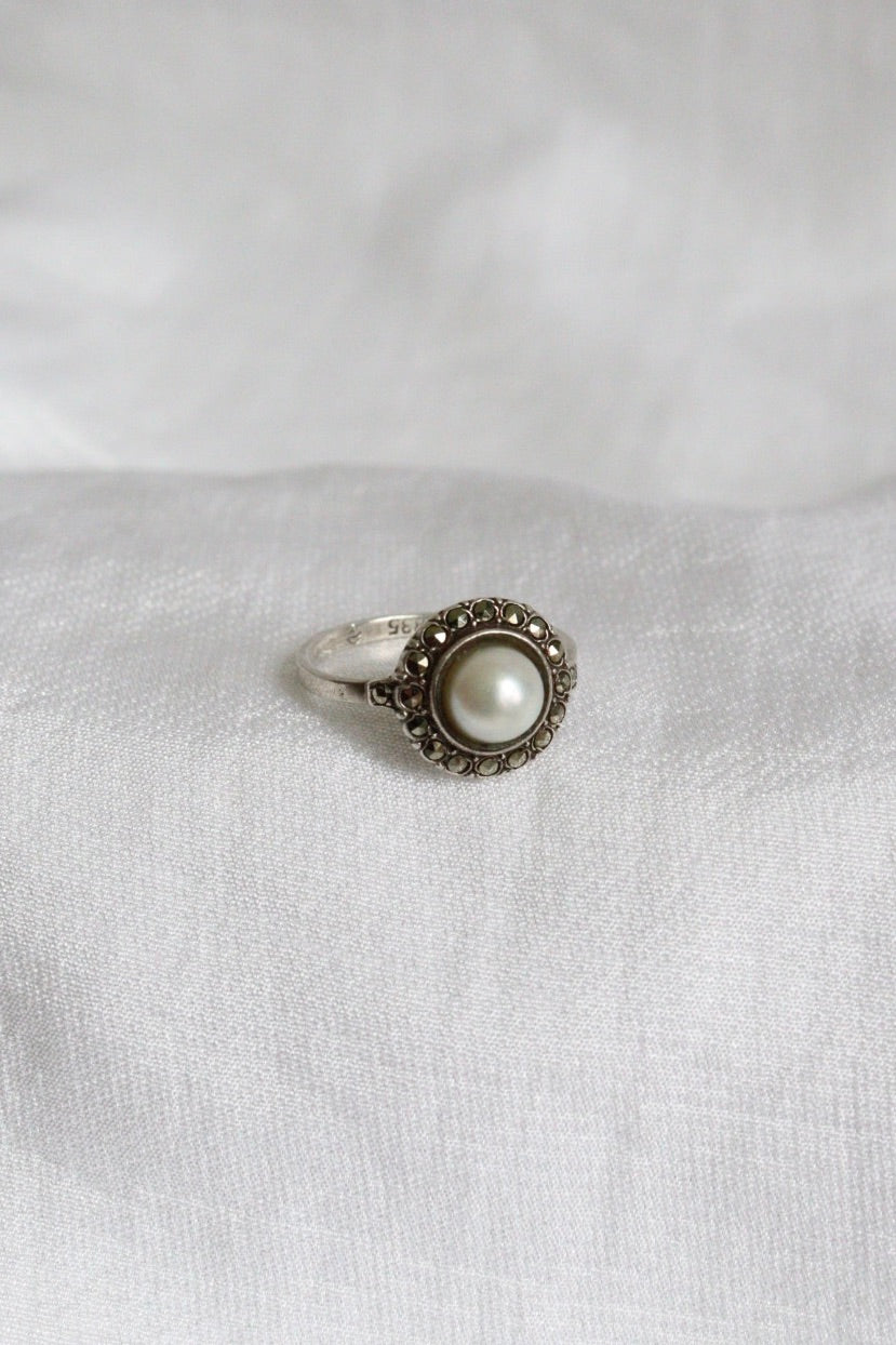 The Pearl with Diamonds - vintage silver ring