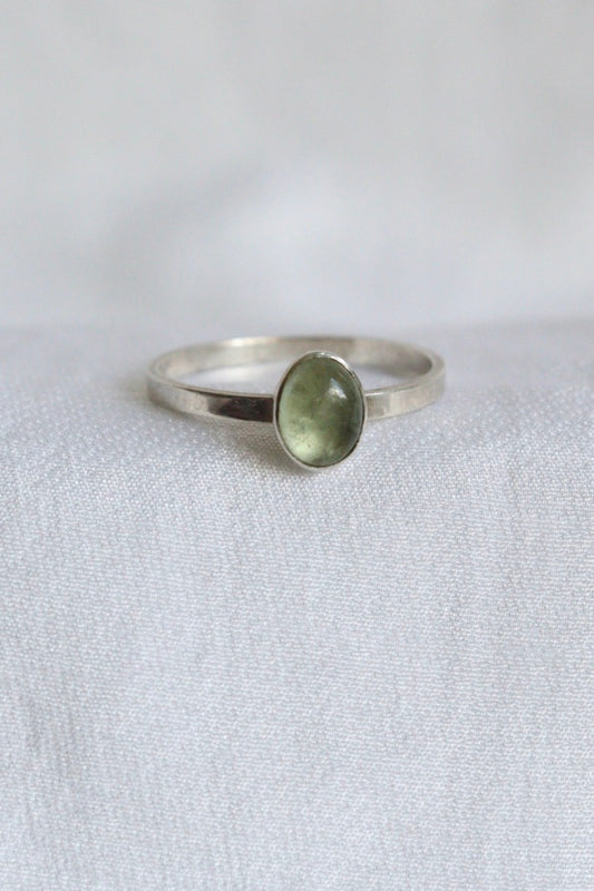 The Bezel Peridot - vintage silver ring
